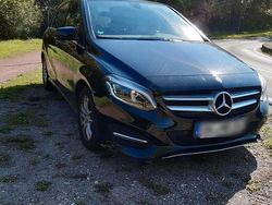 Schwarz Gebraucht 2016 Mercedes B180 Urban Van / Kleinbus | 13.250 € (Fairer Preis)