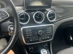 Schwarz Gebraucht 2015 Mercedes CLA180 Shooting Brake Kombi | 10.000 €