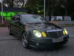 Schwarz Gebraucht 2006 Mercedes E500 AMG line Limousine | 14.990 €