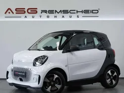 Weiß Gebraucht 2020 Smart ForTwo Electric Drive Passion Limousine | 10.900 € (Fairer Preis)