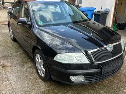 Schwarz Gebraucht 2006 Skoda Octavia Ambiente Limousine | 3.500 € (Fairer Preis)
