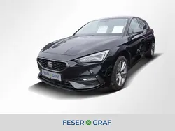 Midnight schwarz metallic Gebraucht 2024 Seat Leon FR Limousine | 24.880 € (Guter Preis)