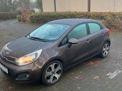 Braun Gebraucht 2014 Kia Rio Limousine | 7.990 € (Fairer Preis)