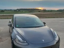 Grau Gebraucht 2021 Tesla Model 3 RWD Limousine | 22.890 € (Superpreis)