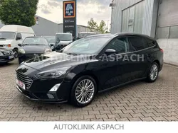 Schwarz Gebraucht 2020 Ford Focus Titanium Kombi | 10.900 € (Guter Preis)