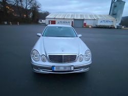 Silber Gebraucht 2004 Mercedes E270 Avantgarde Limousine | 4.400 € (Fairer Preis)