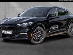 Absolute black Gebraucht 2025 Ford Mustang Mach-E Premium SUV | 49.460 € (Etwas zu teuer)