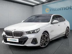 Weiß Gebraucht 2024 BMW 520 Limousine | 53.949 € (Teuer)
