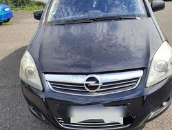 Schwarz Gebraucht 2010 Opel Zafira Van / Kleinbus | 4.850 € (Etwas zu teuer)