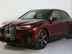 Rot Gebraucht 2024 BMW iX Basis SUV | 91.331 €