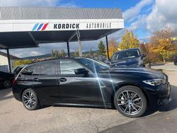 Saphirschwarz metallic (475) Gebraucht 2022 BMW 330e Sport Line Kombi | 30.900 € (Guter Preis)
