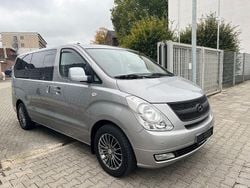 Grau Gebraucht 2012 Hyundai H-1 Premium Van / Kleinbus | 13.999 € (Fairer Preis)