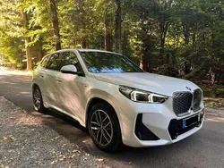 Weiß Gebraucht 2024 BMW iX1 M Sport SUV | 47.700 € (Etwas zu teuer)