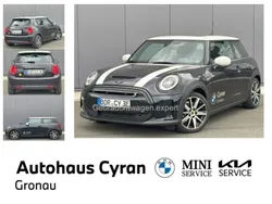 enigmatic black (metallic) Gebraucht 2024 Mini Cooper Kleinwagen | 22.450 €