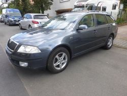 Grau Gebraucht 2007 Skoda Octavia LAURIN & KLEMENT Kombi | 7.100 € (Teuer)