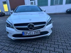 Weiß Gebraucht 2016 Mercedes CLA220 Limousine | 15.500 €
