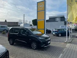 Schwarz Gebraucht 2024 Opel Combo Life Van / Kleinbus | 28.850 € (Etwas zu teuer)