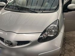 Silber Gebraucht 2008 Toyota Aygo Kleinwagen | 2.799 € (Etwas zu teuer)