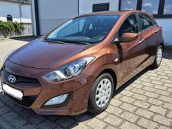 Braun Gebraucht 2013 Hyundai i30 Classic Kleinwagen | 5.900 € (Guter Preis)