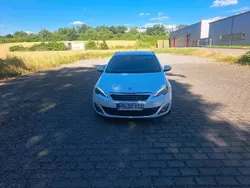 Weiß Gebraucht 2015 Peugeot 308 Kombi | 7.700 € (Etwas zu teuer)
