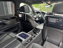Grau Gebraucht 2021 BMW 740 M Sport Limousine | 59.900 € (Etwas zu teuer)