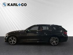 Black sapphire metallic (schwarz) Gebraucht 2023 BMW 330e M Sport Kombi | 34.998 € (Guter Preis)