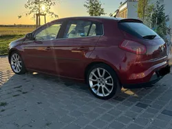 Rot Gebraucht 2007 Fiat Bravo Kleinwagen | 2.940 € (Fairer Preis)
