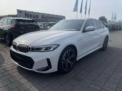 Alpinweiß uni Neu 2025 BMW 330e M Sport Limousine | 53.499 €