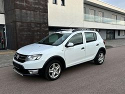 Weiß Gebraucht 2015 Dacia Sandero Stepway Limousine | 7.990 € (Fairer Preis)