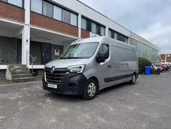 Silber Gebraucht 2020 Renault Master Komfort Van | 24.999 € (Etwas zu teuer)