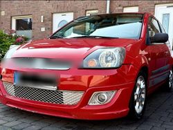 Rot Gebraucht 2006 Ford Fiesta Kleinwagen | 2.150 €