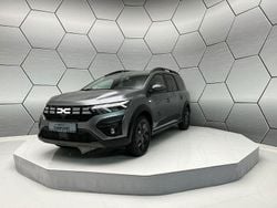 Grau Neu 2025 Dacia Jogger Expression Limousine | 21.190 € (Guter Preis)