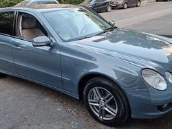 Grau Gebraucht 2006 Mercedes E200 Elegance Limousine | 8.999 € (Teuer)