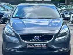 Grau Gebraucht 2013 Volvo V40 Momentum Kombi | 6.999 € (Guter Preis)