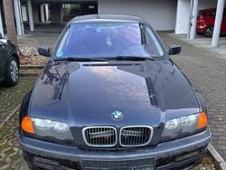 Blau Gebraucht 1999 BMW 323 Sport Line Limousine | 5.200 € (Fairer Preis)