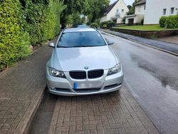 Grau Gebraucht 2008 BMW 320 Kombi | 3.200 € (Guter Preis)