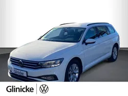 Weiß Gebraucht 2022 VW Passat Business Kombi | 19.170 € (Guter Preis)