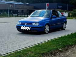 Blau Gebraucht 1998 VW Golf Cabriolet Highline Cabrio | 3.999 € (Fairer Preis)