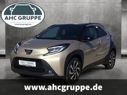 Beige Neu 2025 Toyota Aygo Touch Kleinwagen | 19.490 €