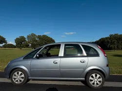 Grau Gebraucht 2006 Opel Meriva Van / Kleinbus | 1.800 € (Etwas zu teuer)