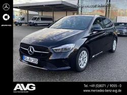 Schwarz Gebraucht 2024 Mercedes B200 Advanced Plus Van / Kleinbus | 35.800 € (Teuer)