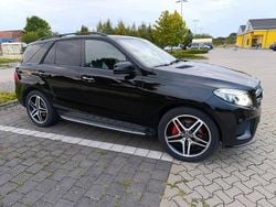 Schwarz Gebraucht 2015 Mercedes GLE350 AMG Kombi | 28.000 € (Fairer Preis)