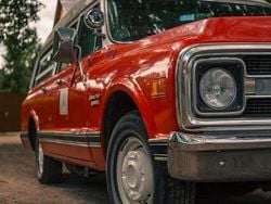 Rot Gebraucht 1970 Chevrolet Suburban SUV | 19.000 €