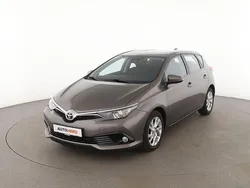 Grau Gebraucht 2017 Toyota Auris Comfort Limousine | 15.490 € (Etwas zu teuer)