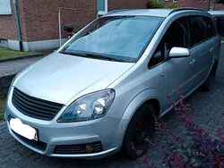 Silber Gebraucht 2005 Opel Zafira Van / Kleinbus | 3.000 € (Etwas zu teuer)