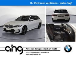Mineralweiß metallic Gebraucht 2024 BMW 330 M Sport Kombi | 38.550 € (Superpreis)