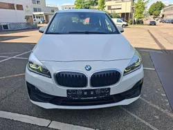 Weiß Gebraucht 2018 BMW 220 Gran Tourer Advantage Van / Kleinbus | 8.790 € (Guter Preis)
