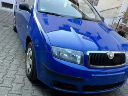 Blau Gebraucht 2005 Skoda Fabia Kleinwagen | 1.500 € (Fairer Preis)