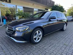 Grau Gebraucht 2021 Mercedes E220 Avantgarde Limousine | 22.950 € (Superpreis)