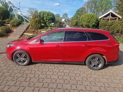 Rot Gebraucht 2016 Ford Focus Titanium Kombi | 7.999 € (Fairer Preis)